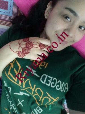 Chubby-Indian-Muslim-Girlfriend-Nude-Selfie-Photos